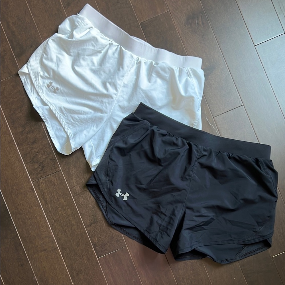 Under Armour bundle 2 prs Fly-By 3” Womens Blk/whte Loose Heatgear Shorts Sz S